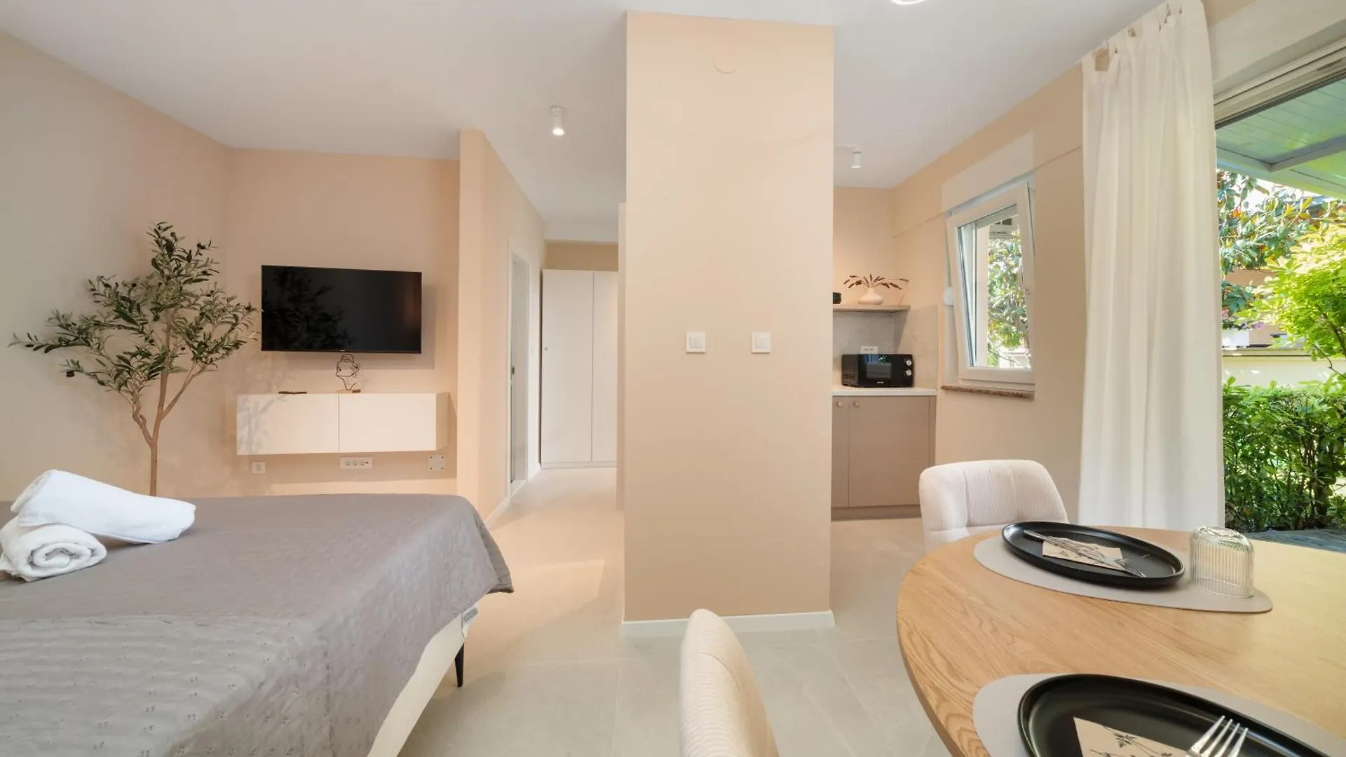ספליט Santa Lucia Apartments With Whirlpool