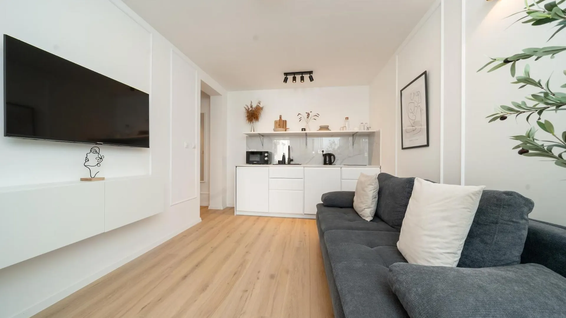 ספליט Santa Lucia Apartments With Whirlpool