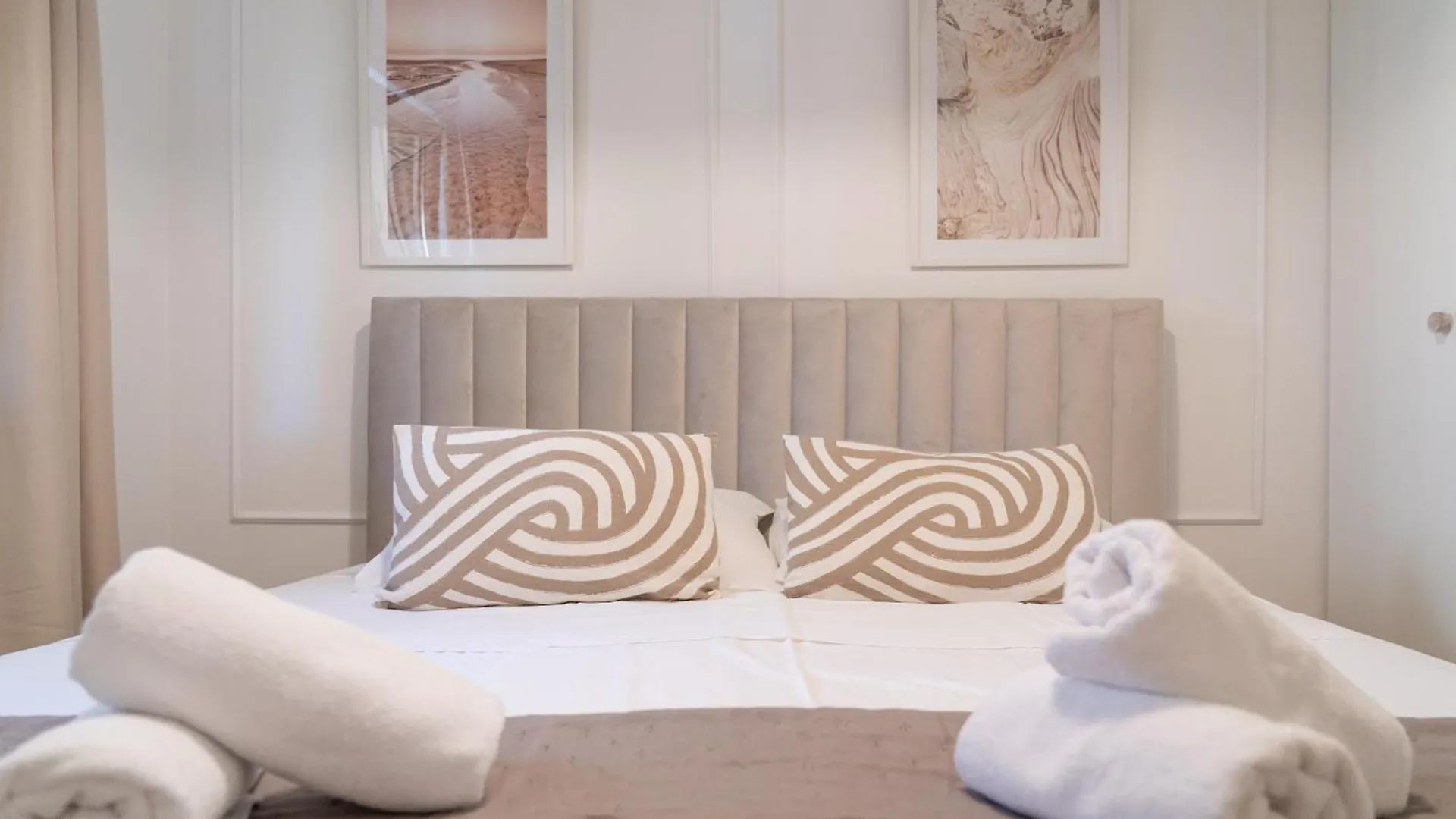 ספליט Santa Lucia Apartments With Whirlpool 0*,